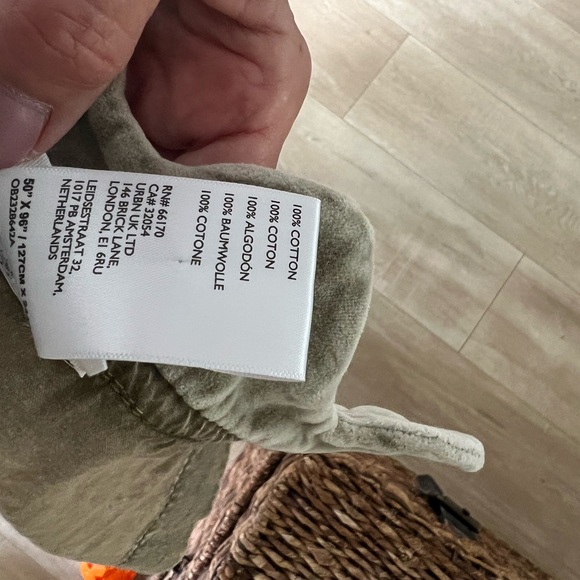 Anthropologie Sage Velvet Scalloped one panel Curtain 50”x96” - Picture 5 of 6